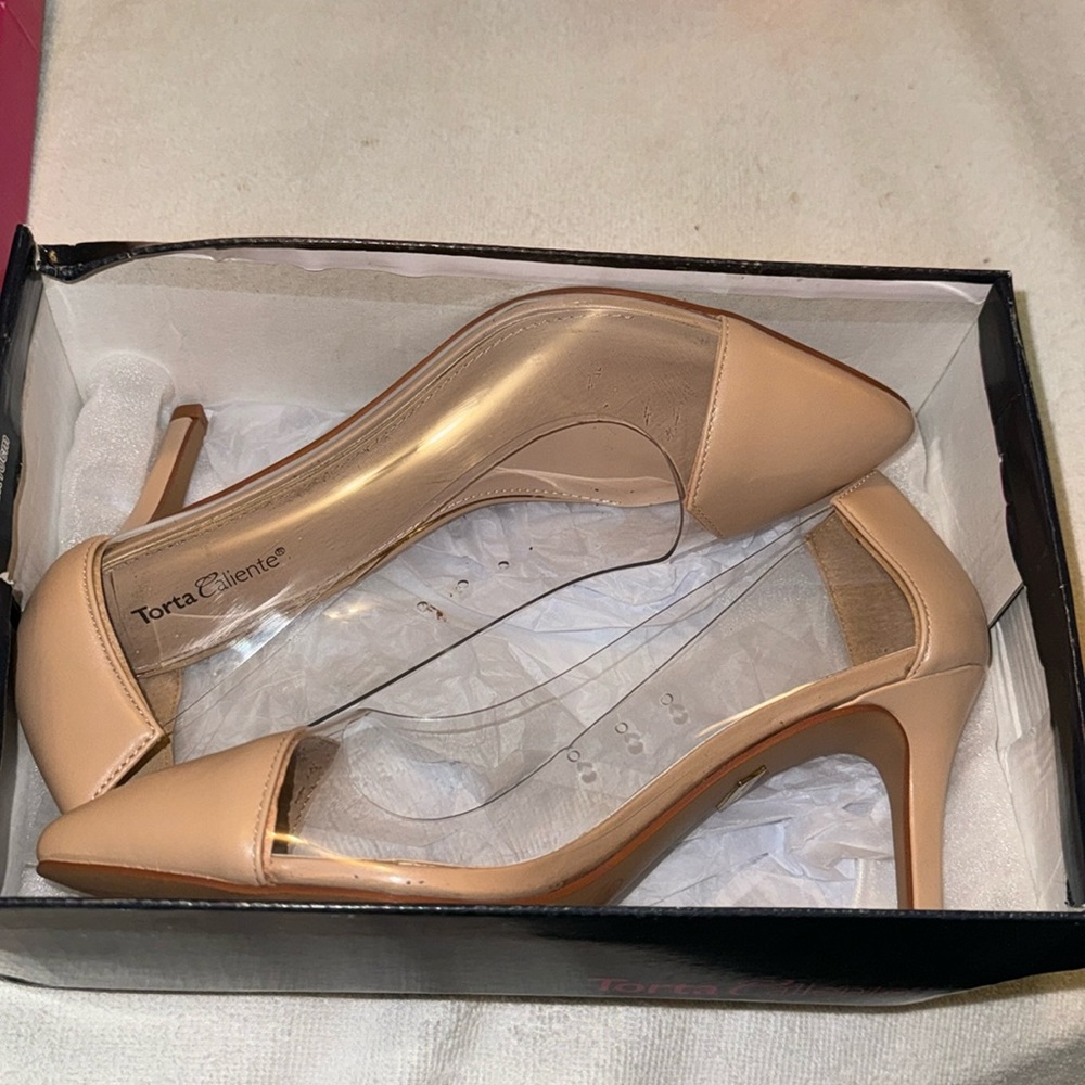 TORTA CALIENTE 
clear & beige heels 
Only worn once 
In box